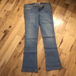 Hollister women’s 11R 30/33 low rise bootcut jeans